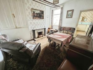 Dining room- click for photo gallery